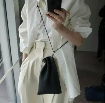 헤리 키치카쿠 포치 M 오늘의 아이템