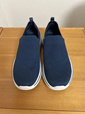 Skechers 네이비 슬립온