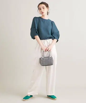 뷰티&유스 시어 볼륨 슬리브 블라우스 워셔블