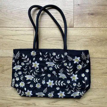 새상품급 자수 꽃무늬 백 bag 블랙 검정 바닥 넓은 대용량