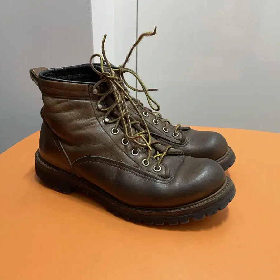 靴 red wing 2936 lineman Red Wing Lineman 2936 X Brooks Brothers - YouTube