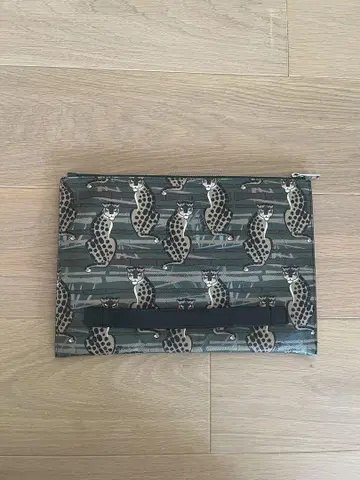 FURLA (훌라) 고양이 프린트 클러치백