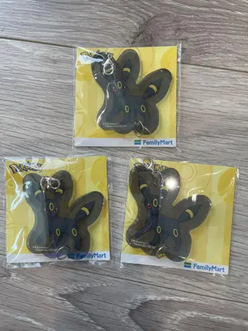 훼미리마트 블래키 아크릴 키링 참 포켓몬 3개 세트