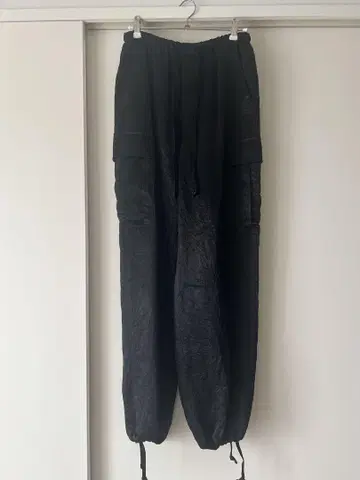 새틴 카고 팬츠