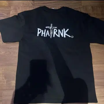 PHARNK 블랙 티셔츠