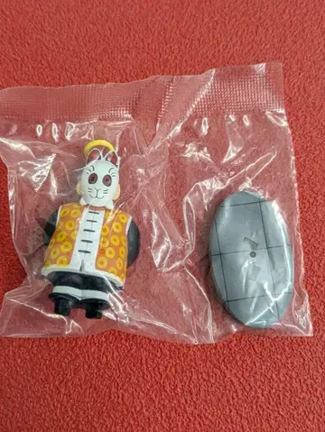 여우 가면을 쓴 남자 손오반 지챠마 미니 피규어