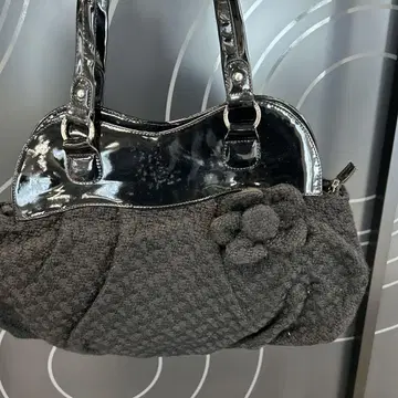 Mary QUANT 마리 콴트 블랙 플라워 장식 핸드백