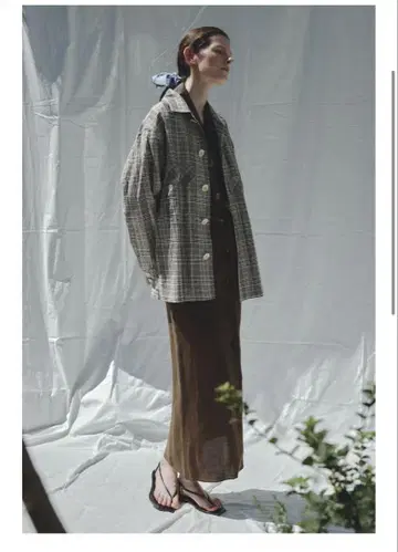 uhr 우아 2025ss 린넨 롱 스커트 브라운