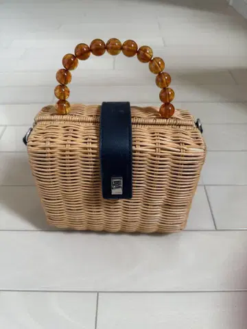moussy 라탄 바스켓백 비즈 핸들