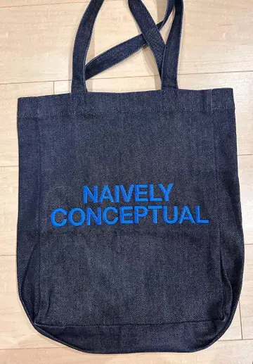 아페쎄 토트백 데님 NAIVELY CONCEPTUAL