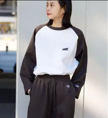 CHAMPION x JOURNAL x HOLIDAY 티셔츠