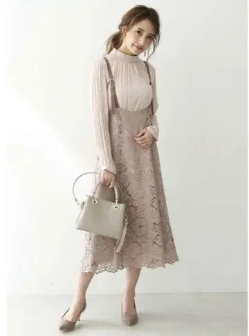 PROPORTION BODY DREESING 서스펜더 레이스 스커트
