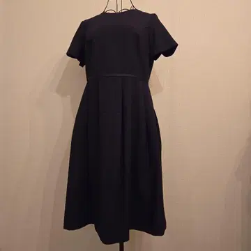 블랙 A라인 반팔 원피스