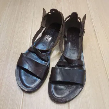 CORSO ROMA ,9 코르소 로마 가죽 샌들 37