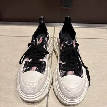 Alexander McQueen 프린트 스니커즈