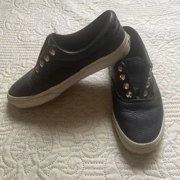 Vans 스터드 블랙 슬립온 스니커즈