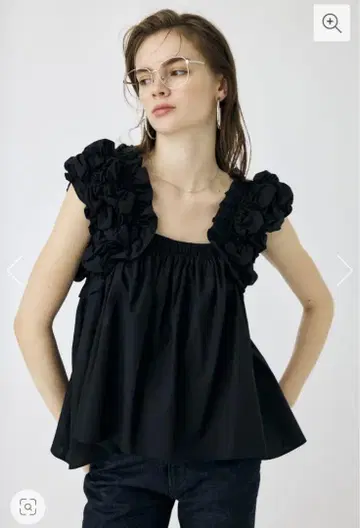 MOUSSY SHOULDER FRILLS 상의