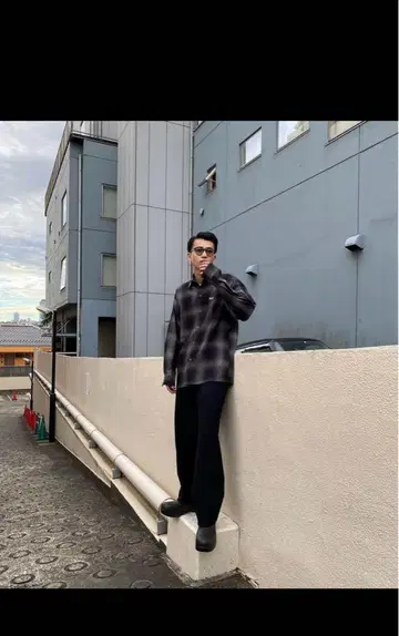 칼탑 그레이 체크 무늬 긴팔 셔츠