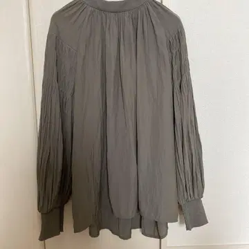 미라 오웬 카키 블라우스 새상품급