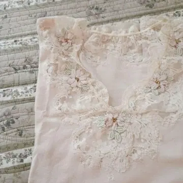 사에라 히스 크로네 반팔 셔츠