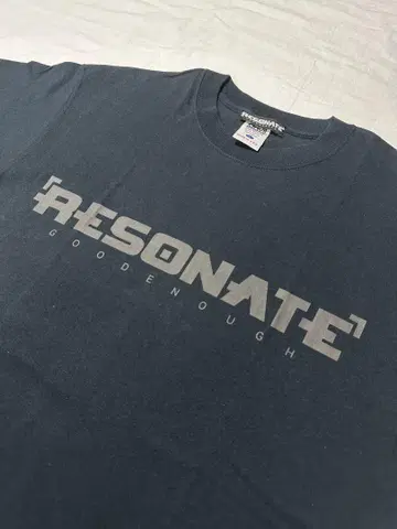 RESONATE GOOD ENOUGH 그래픽 티셔츠 L
