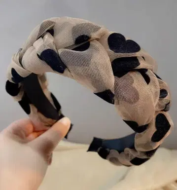 하트 무늬 뜨개질 머리띠