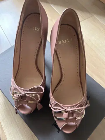BALLY 펌프스 23.5