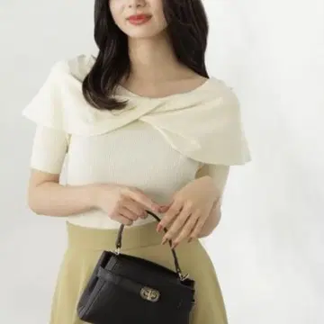 새상품 PROPORTION BODY DRESSING 꼬임 케이프풍 니트