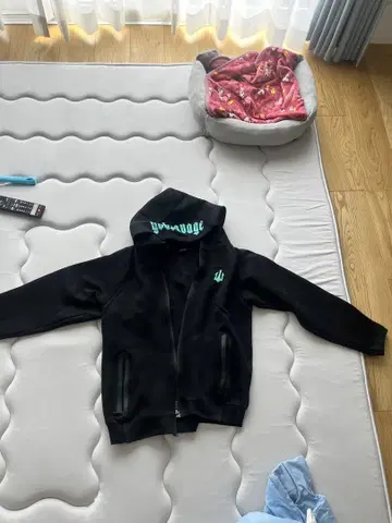 godsavage 갓 사베지 상단만