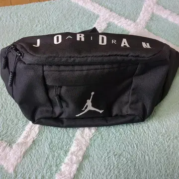 Jordan 블랙 바디백