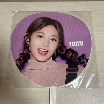 TWICE 쯔위 부채
