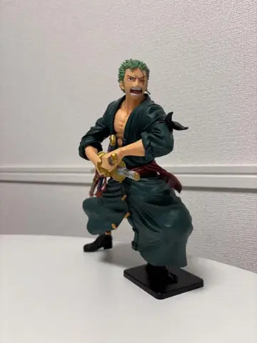 ONE PIECE 로로노아 조로 피규어