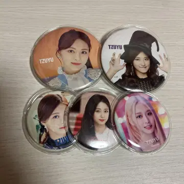 TWICE 쯔위 캔 배지