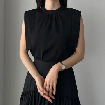 Louere 스퀘어 숄더 슬리브리스 블라우스 블랙 검정 L