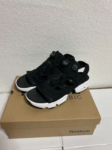 Reebok INSTAPUMP FURY SANDAL 26.0
