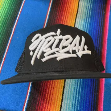 TRIBAL 그래피티 트래커 캡 블랙