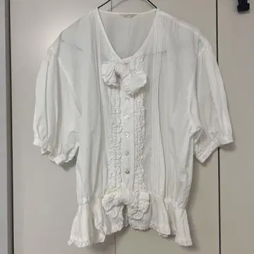 KETTY 화이트 반팔 블라우스