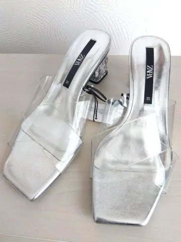 자라 클리어 샌들 뮬