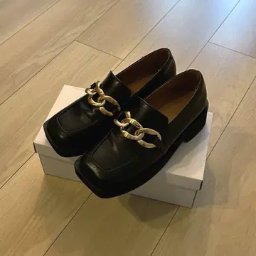 Mila Owen 로퍼 골드 23.5cm