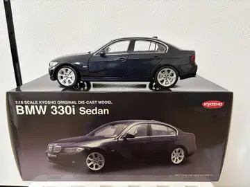 Kyosho BMW 330i 세단 1:18 다이캐스트
