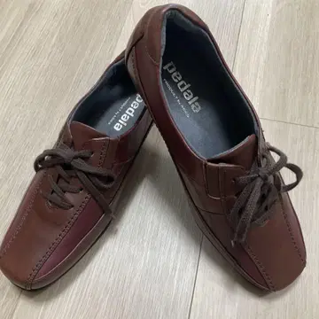 페달라 천연 가죽 스니커즈형 신발 22cm