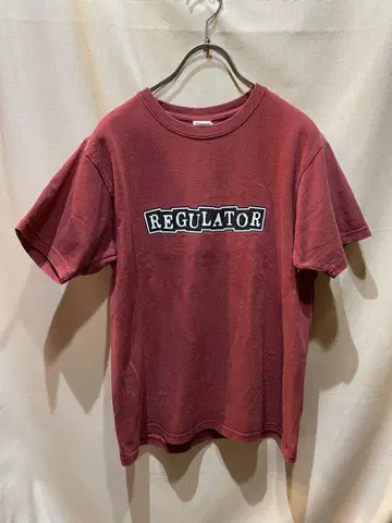 REGULATOR 로고 티셔츠 버건디