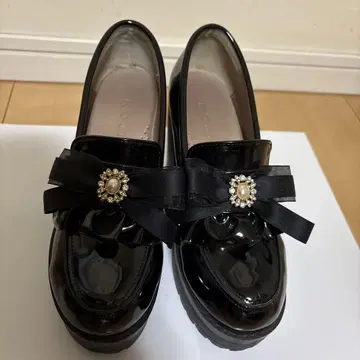 로지타 ROJITA 통굽 신발 로퍼 지뢰 양산