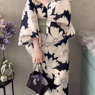 네이비와 화이트 꽃무늬 유카타