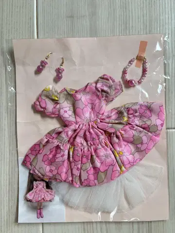 네오 브라이스 아이시돌 아웃핏 옷 갈아입기 의류 작가님