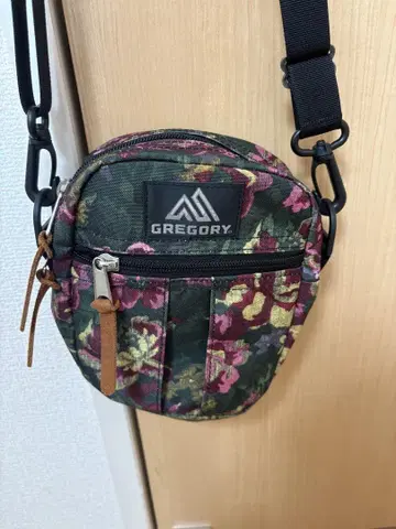 그레고리 숄더백 M 사이즈