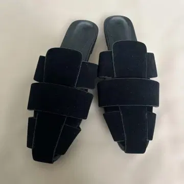 블랙 스웨이드 스타일 뮬 샌들