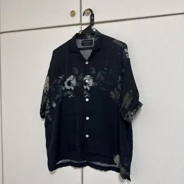 UNITED TOKYO 반팔 셔츠