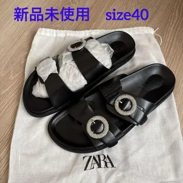 미사용 새상품 ZARA 큐빅 버클 플랫 슬라이드 샌들 40