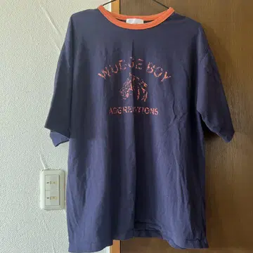 WUDGE BOY 프린트 T셔츠 네이비